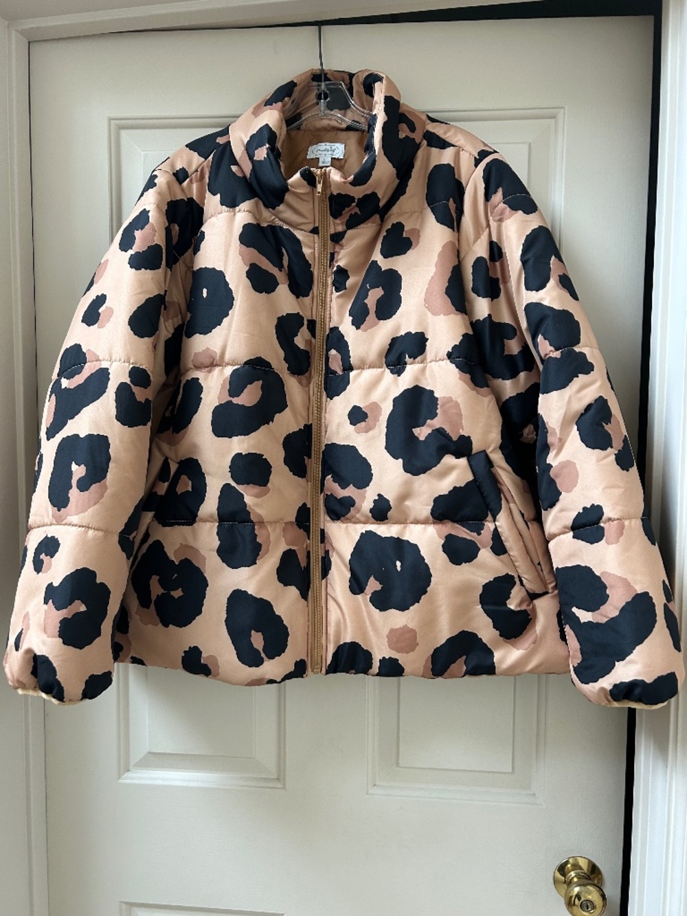 BEAUTIFUL LEOPARD PUFFER JACKET NWOT